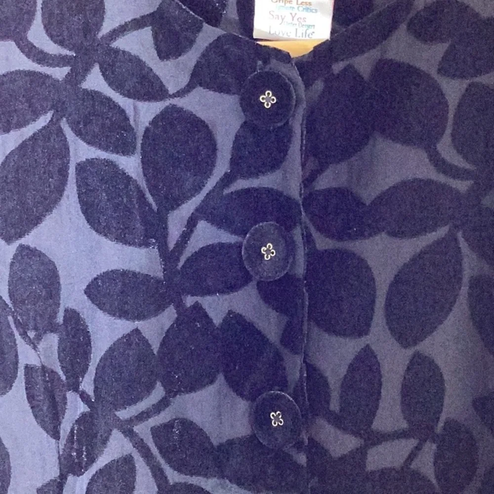GRETCHEN SCOTT Ursula Swing Dress
- Luxe Leaf Velvet Black Size Medium - Picture 9 of 14